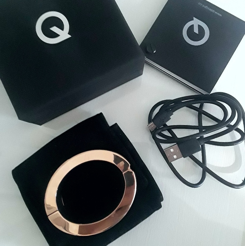 QBracelet - Rose Gold - iPhone Charger